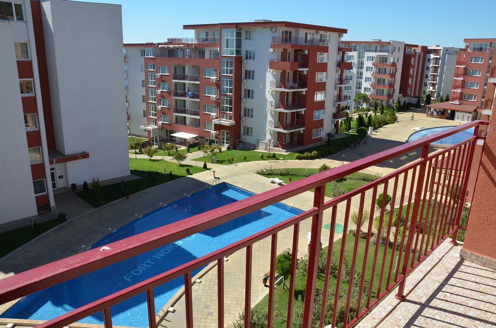 Single Private Apartments In Marina View Fort Beach Sveti Vlas Exteriér fotografie