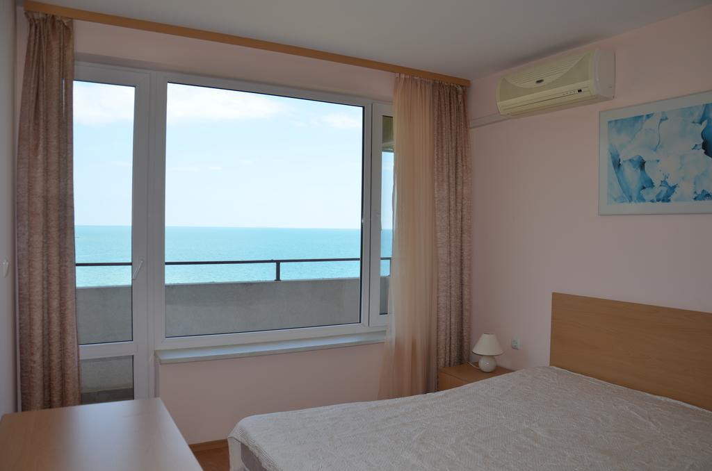Single Private Apartments In Marina View Fort Beach Sveti Vlas Exteriér fotografie